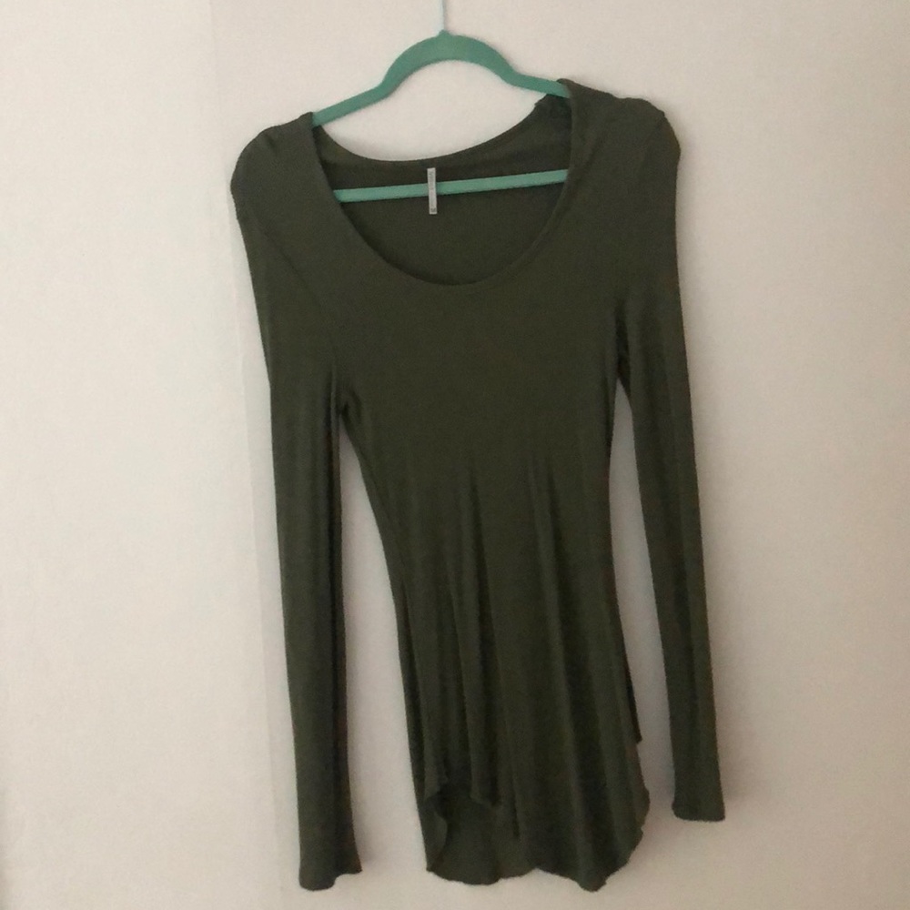 Long sleeve, sz medium, olive green tee